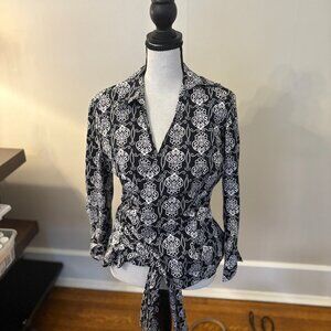 Ann Taylor Black & White Damask Wrap Blouse Size 10
